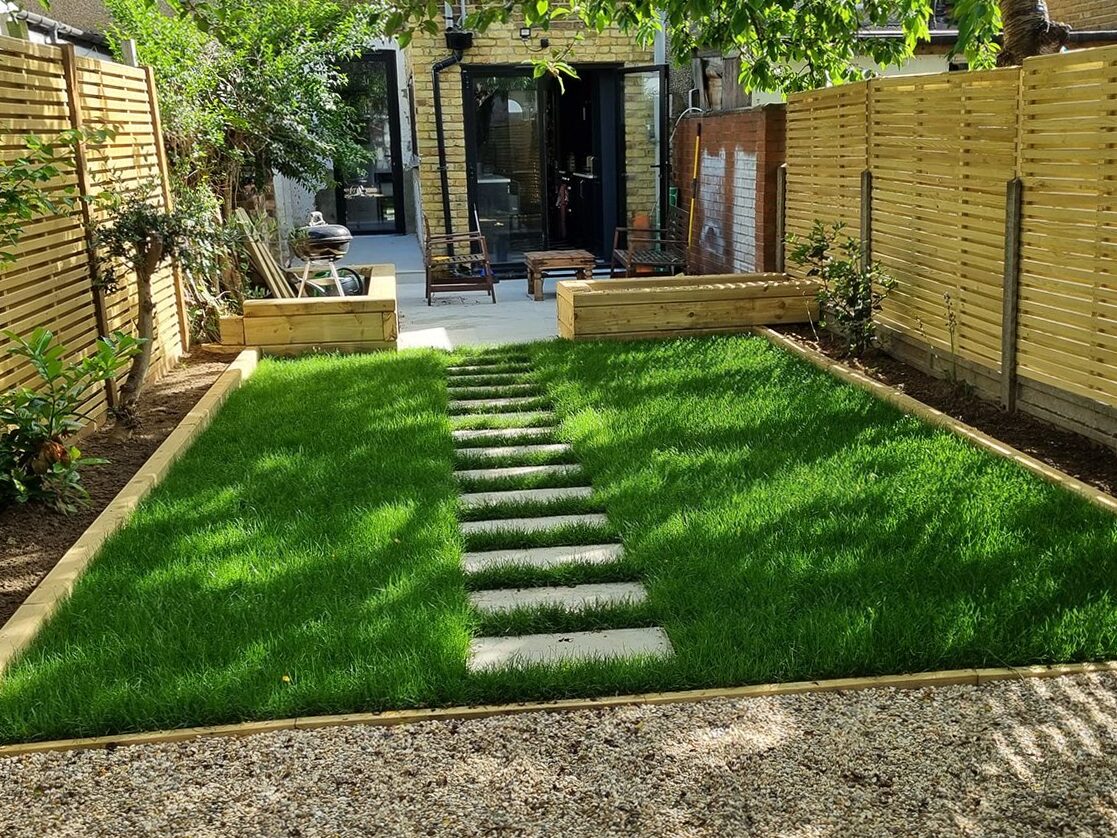 Landscaping while spending less: 7 practical tips